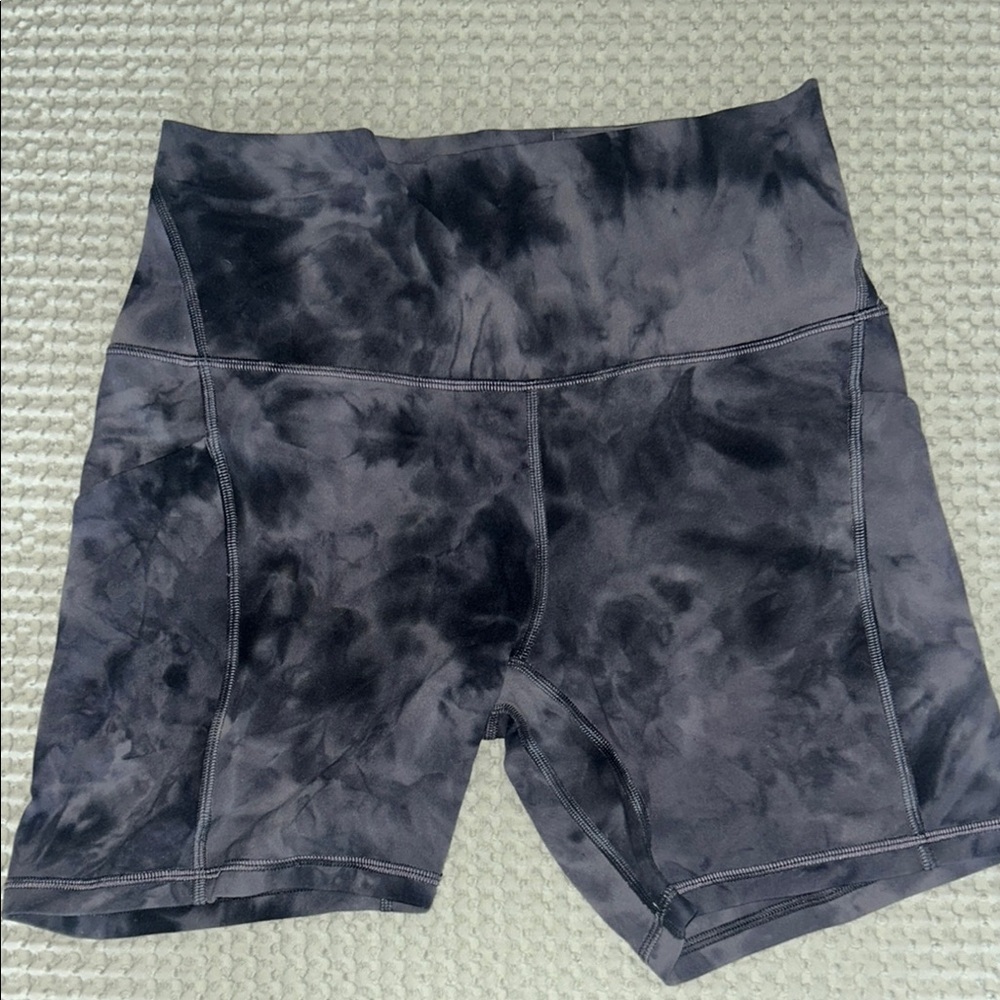 lululemon Tie-Dye 6” high rise align Shorts w/ pockets